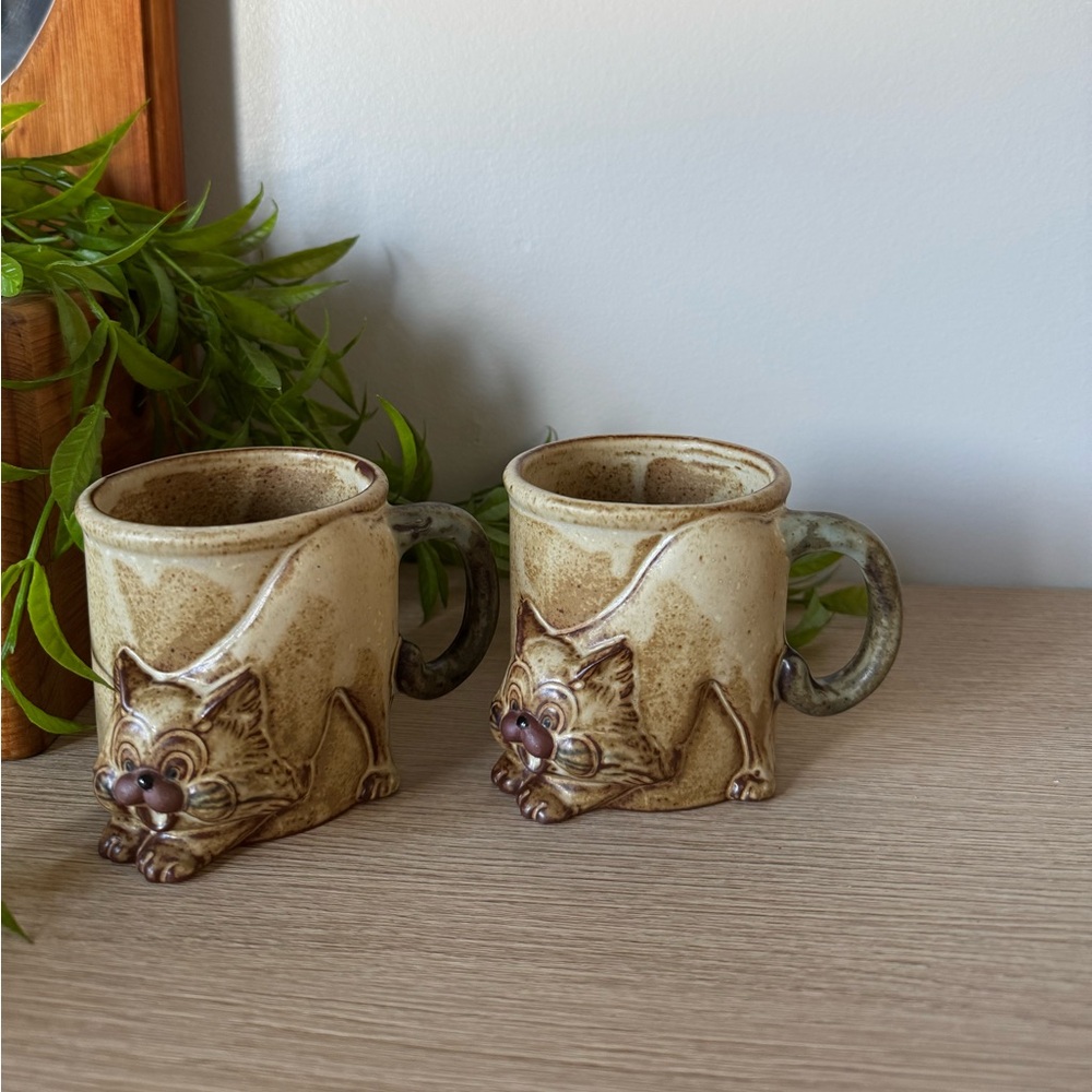 Charming Giftcraft figural Cat Mugs - Cream and Brown, set of 2!